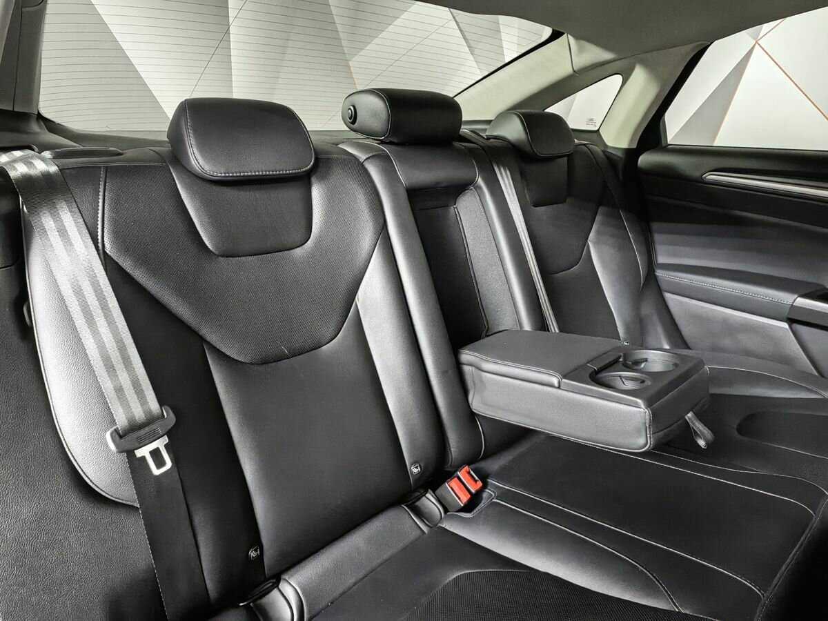 Ford Mondeo, 2018 Фото №13