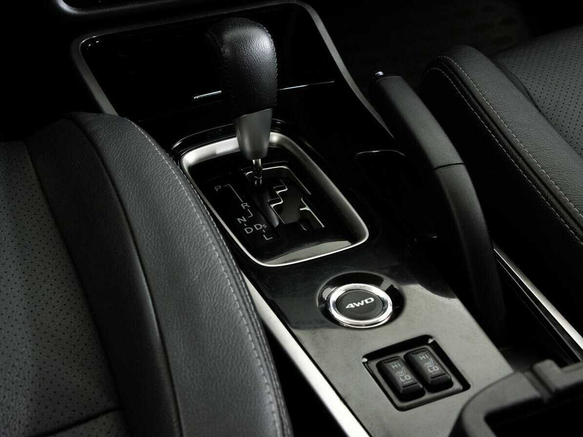 Mitsubishi Outlander, 2018 Фото №12