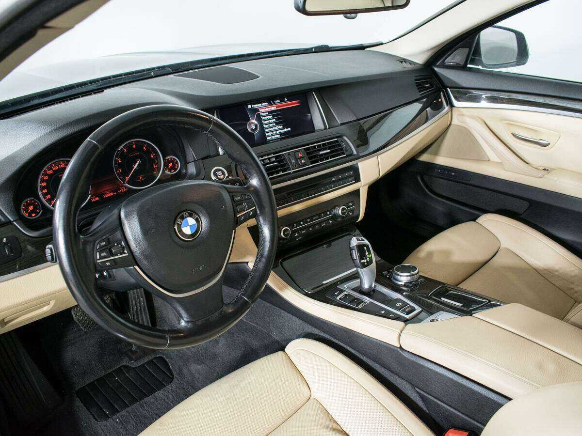 BMW 5 серии 528i xDrive, 2016 Фото №13