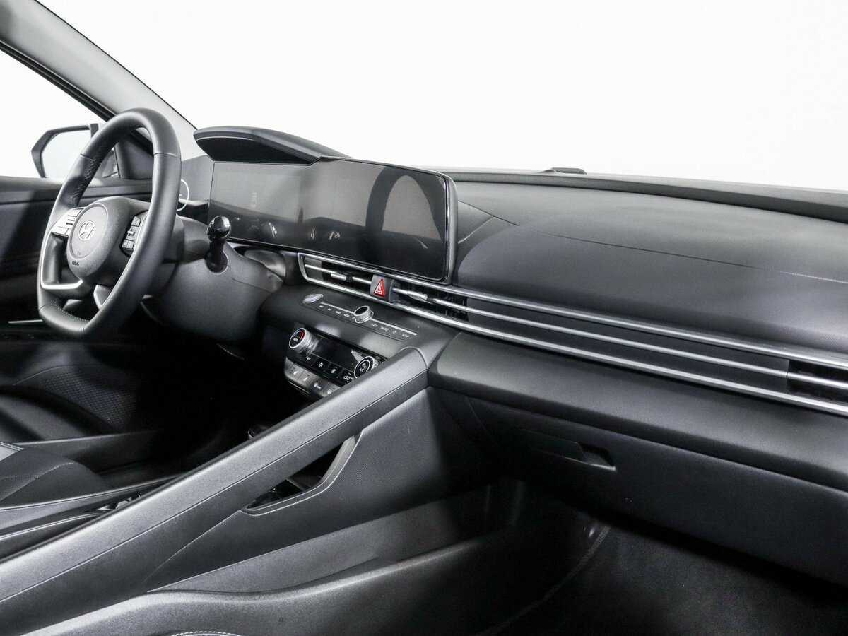 Hyundai Elantra, 2023 Фото №6