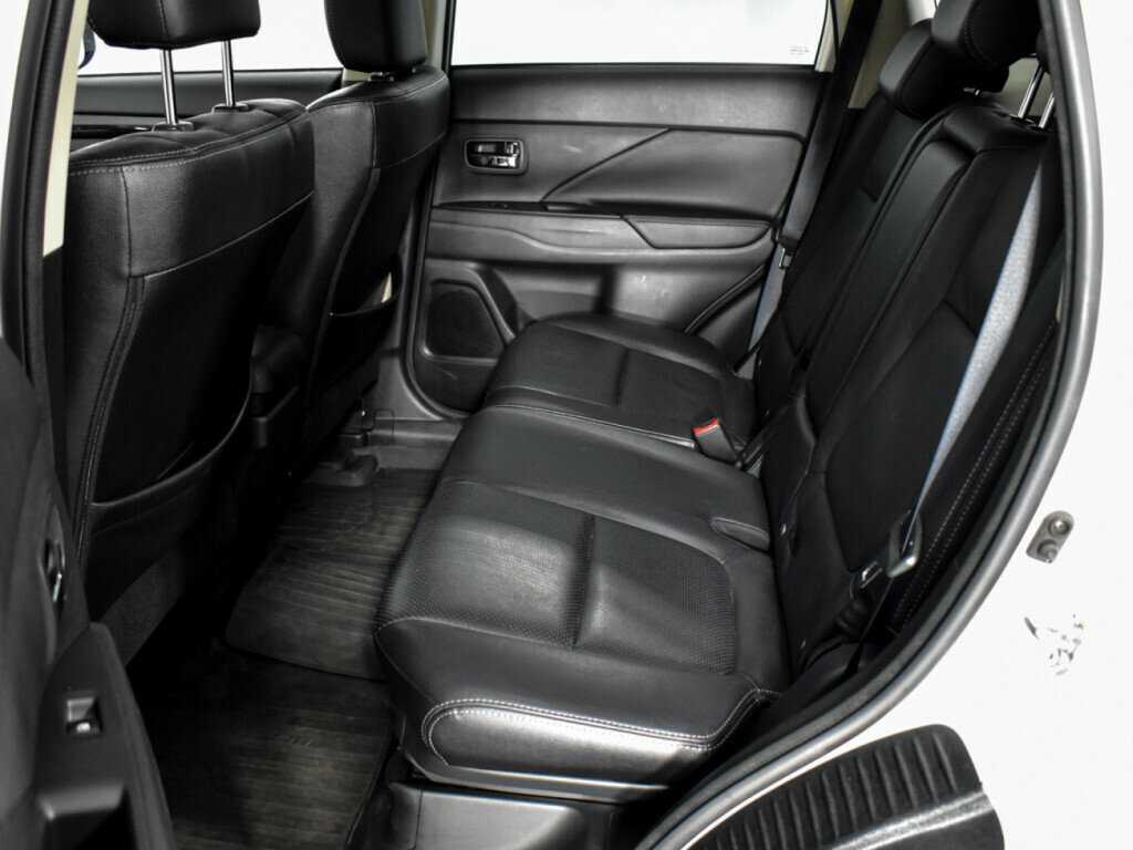 Mitsubishi Outlander, 2017 Фото №12