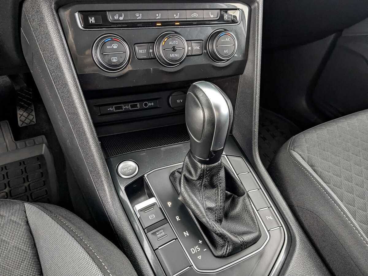 Volkswagen Tiguan, 2020 Фото №21