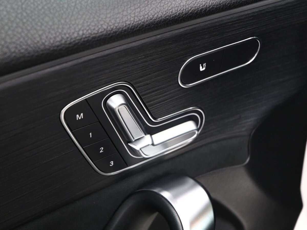 Mercedes-Benz A-Класс 200, 2019 Фото №8