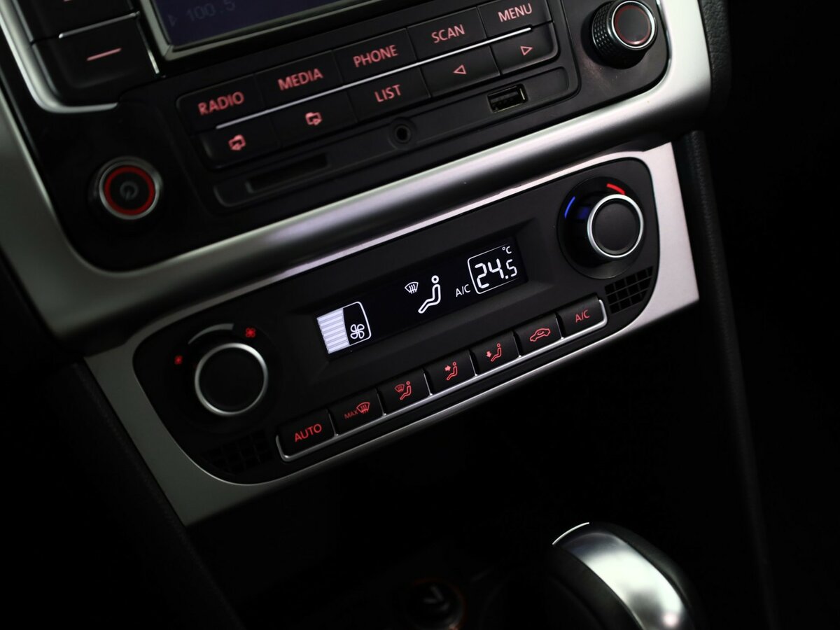 Volkswagen Polo V Рестайлинг, 2015 Фото №13