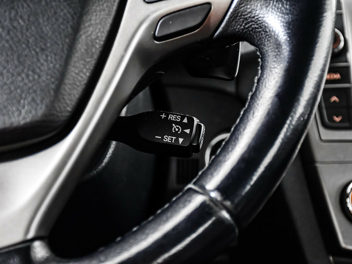 Toyota Avensis III Рестайлинг, 2012 Фото №15