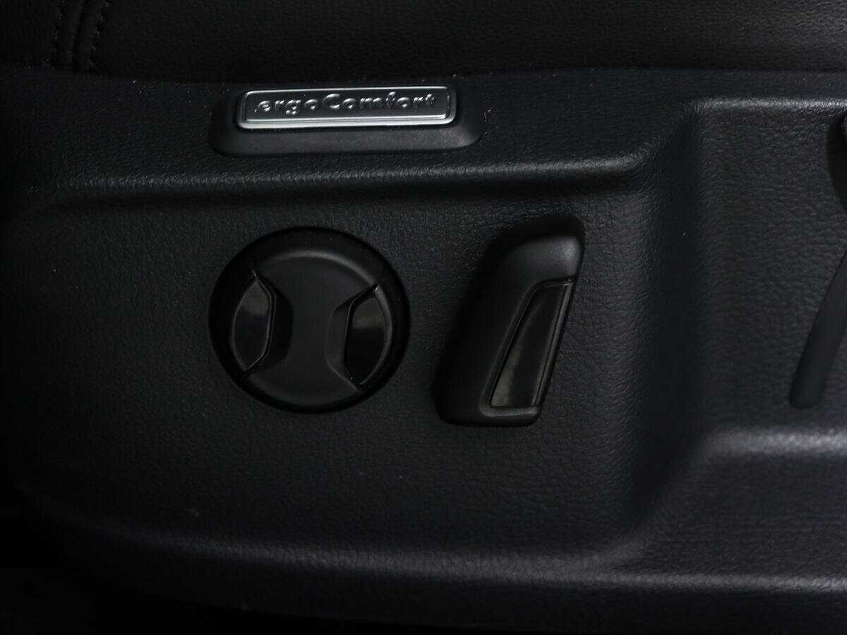 Volkswagen Passat, 2017 Фото №17