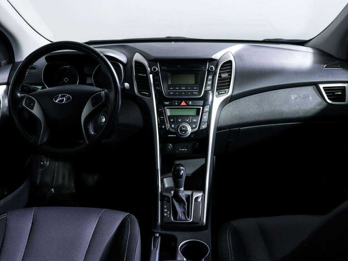Hyundai i30, 2013 Фото №10