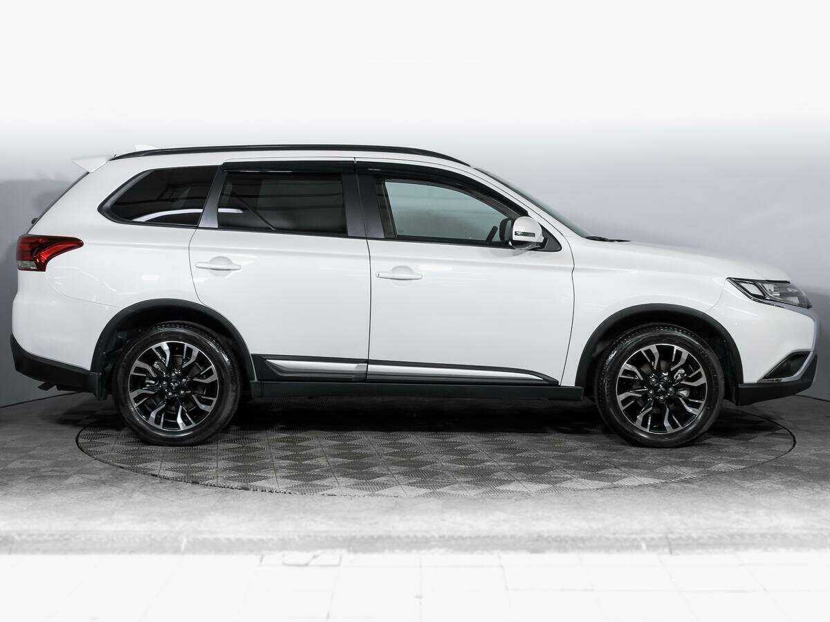 Mitsubishi Outlander, 2021 - 43 837 км. | Фото №4