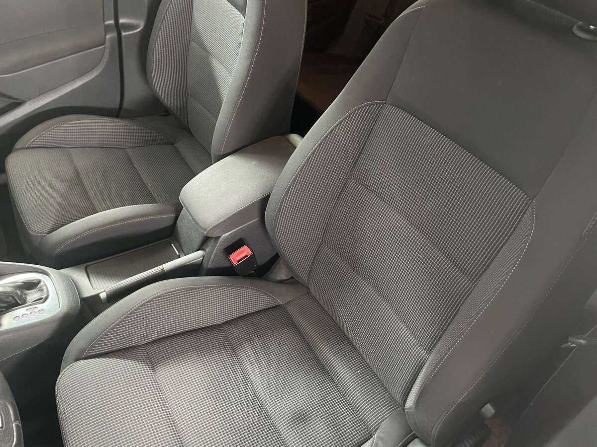 Volkswagen Golf, 2012 Фото №16