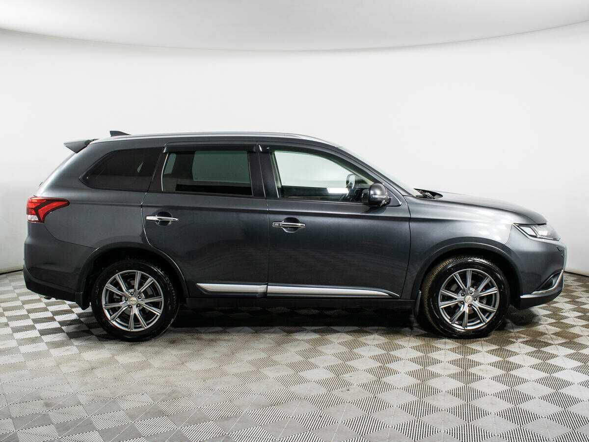 Mitsubishi Outlander, 2019 - 80 000 км. | Фото №2