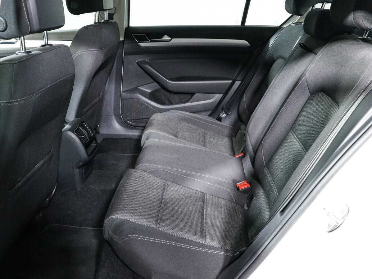 Volkswagen Passat, 2019 - 64 491 км. | Фото №8