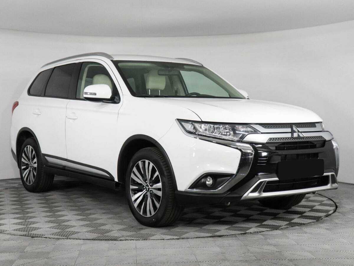 Mitsubishi Outlander, 2021 - 48 353 км. | Фото №3