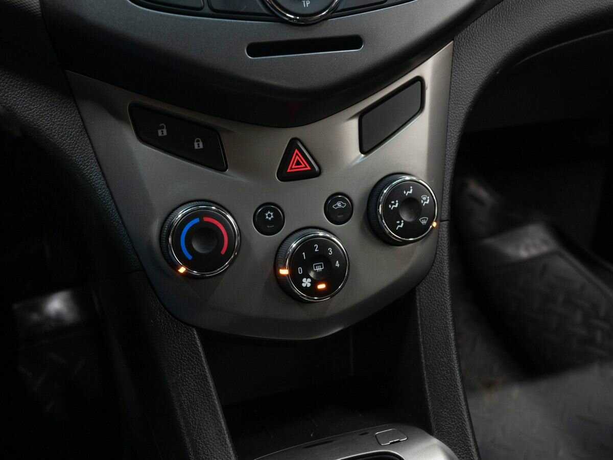 Chevrolet Aveo, 2012 Фото №15