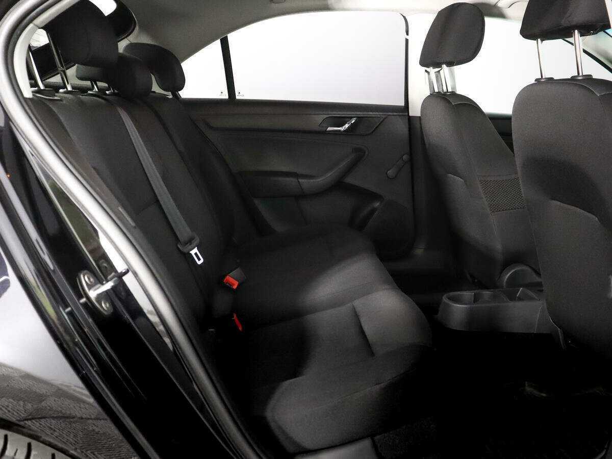 Skoda Rapid, 2017 Фото №11