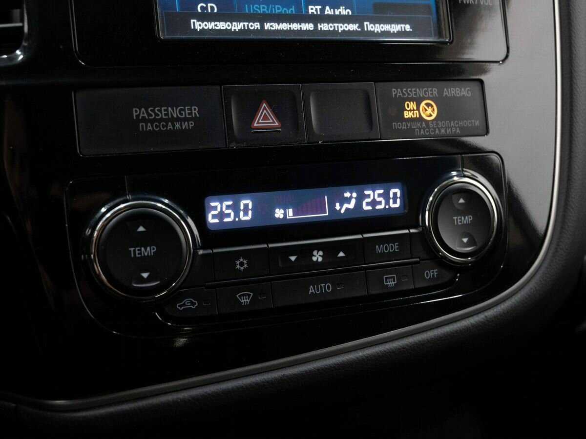 Mitsubishi Outlander, 2012 Фото №21